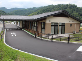 子育て支援センター外観